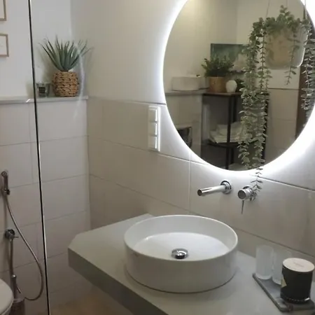 Luxury Apartment, And Swimming Pool Гия