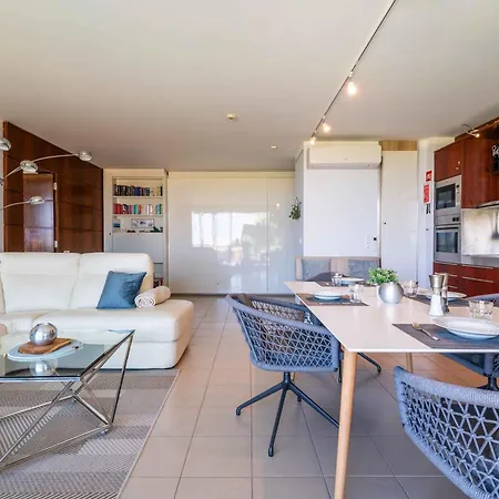 Luxury Apartment, And Swimming Pool *