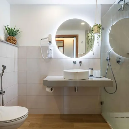 Luxury Apartment, And Swimming Pool